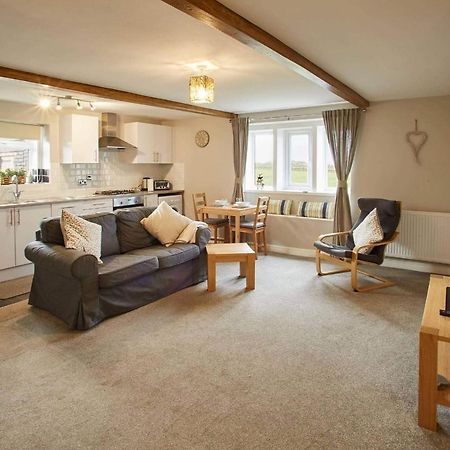 Host & Stay - Cosy Cottage Emley Luaran gambar