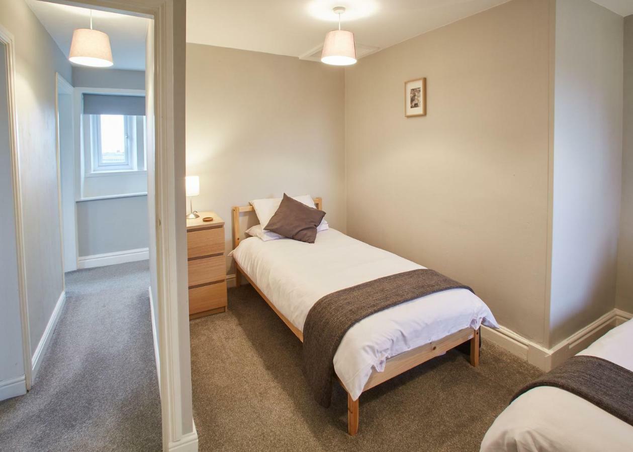 Host & Stay - Cosy Cottage Emley Luaran gambar