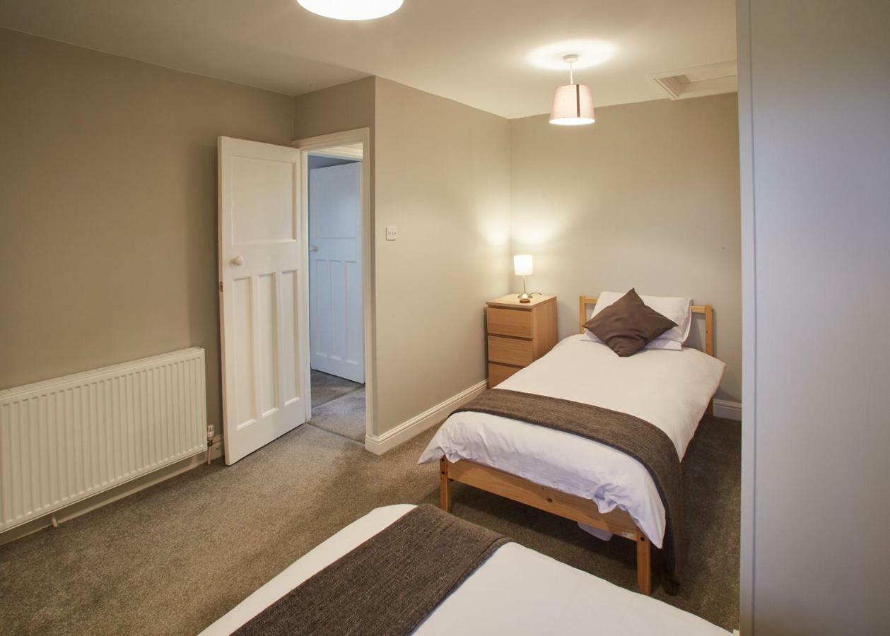 Host & Stay - Cosy Cottage Emley Luaran gambar